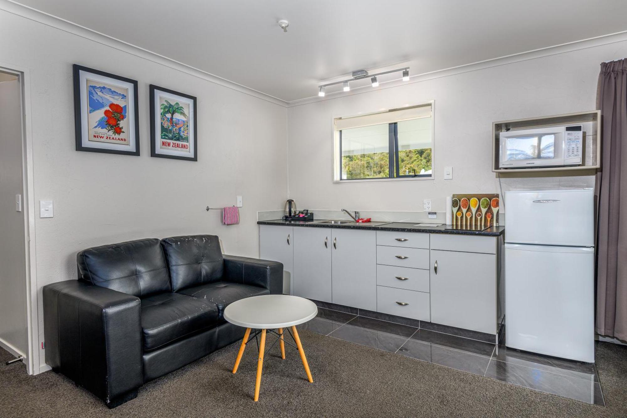 The Terrace Hotel Franz Josef Room photo